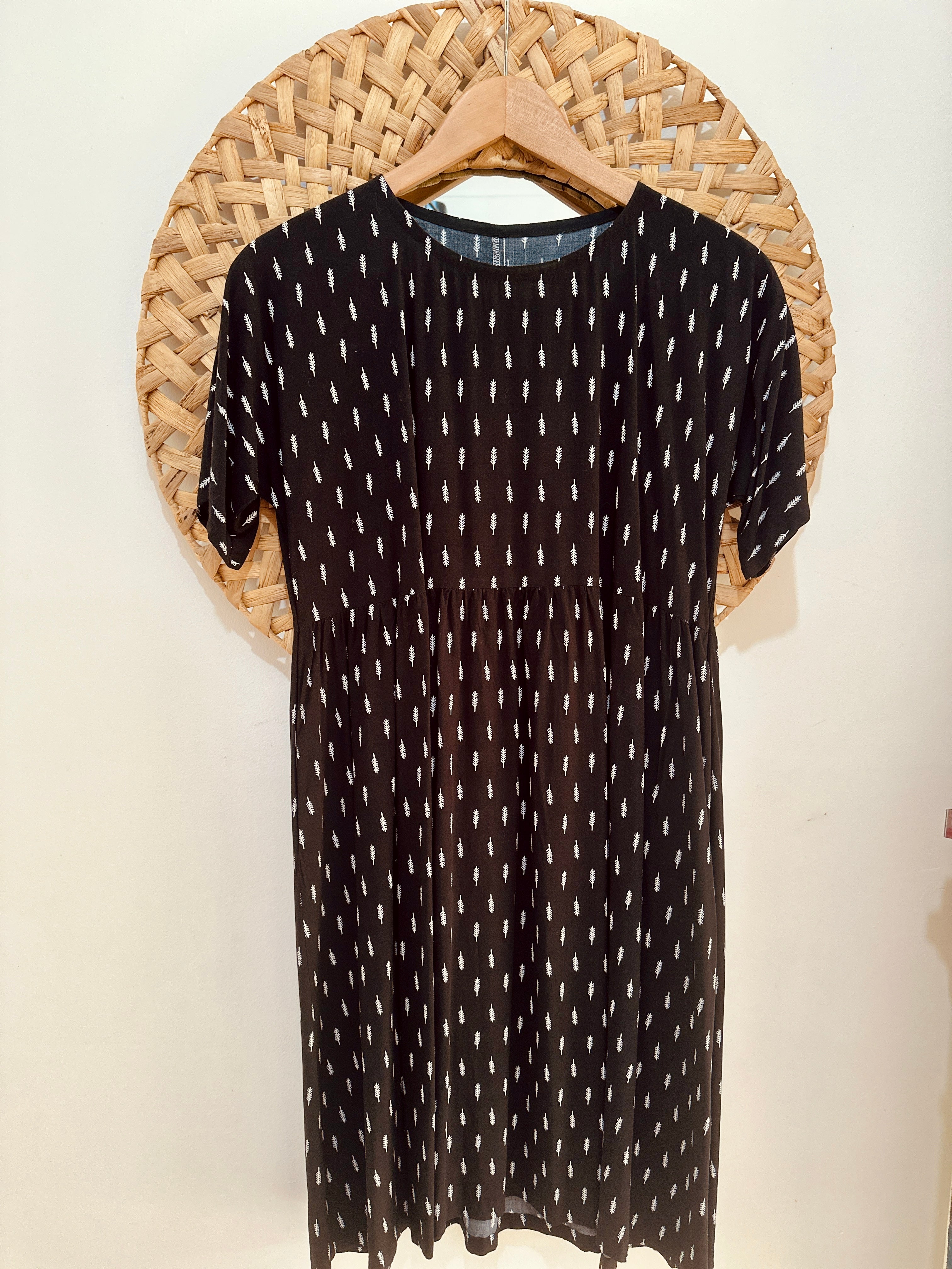 SAMPLE Shift Dress - one only available SIZE 8
