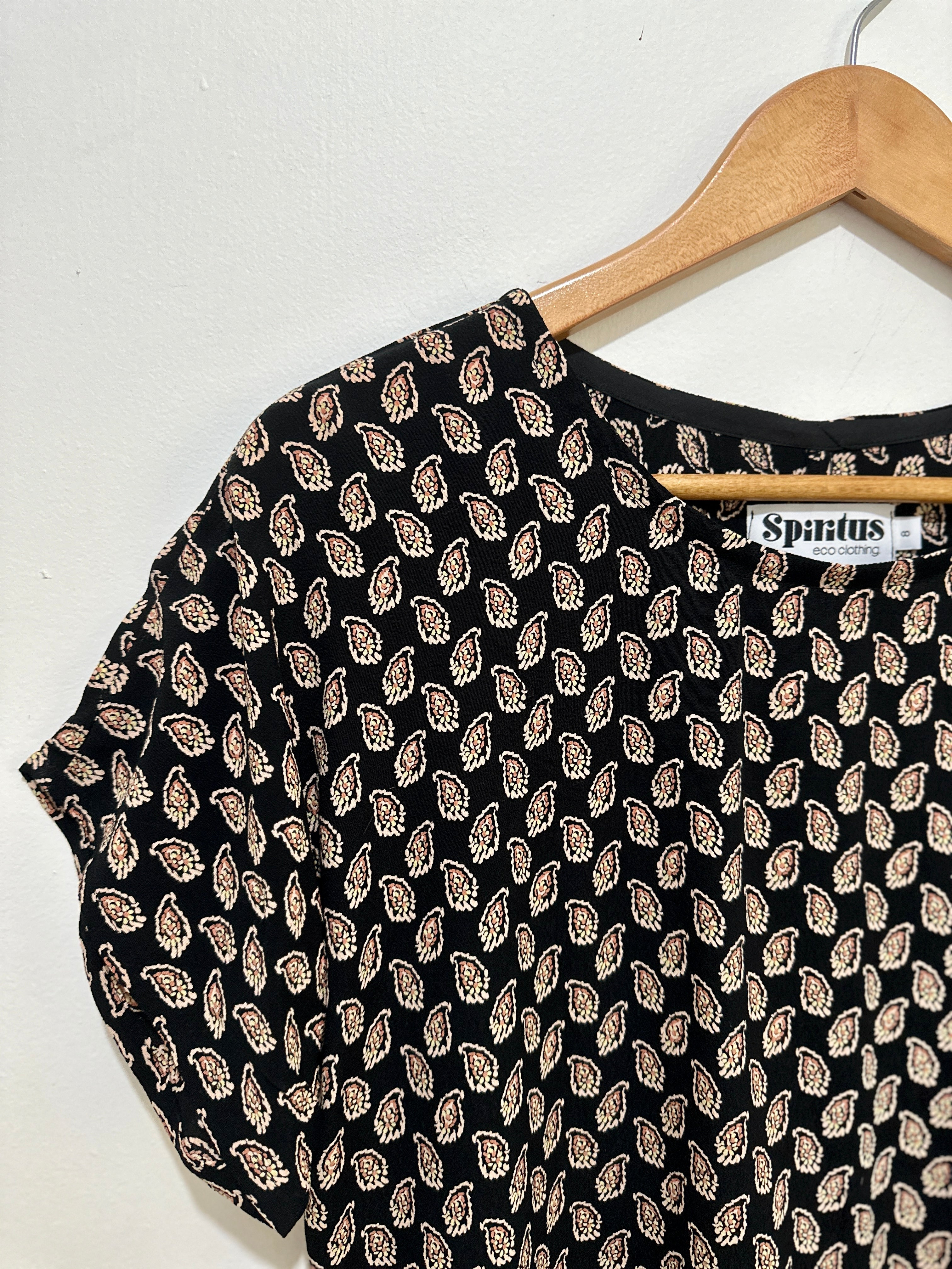 Tee Top Black Paisley - deadstock