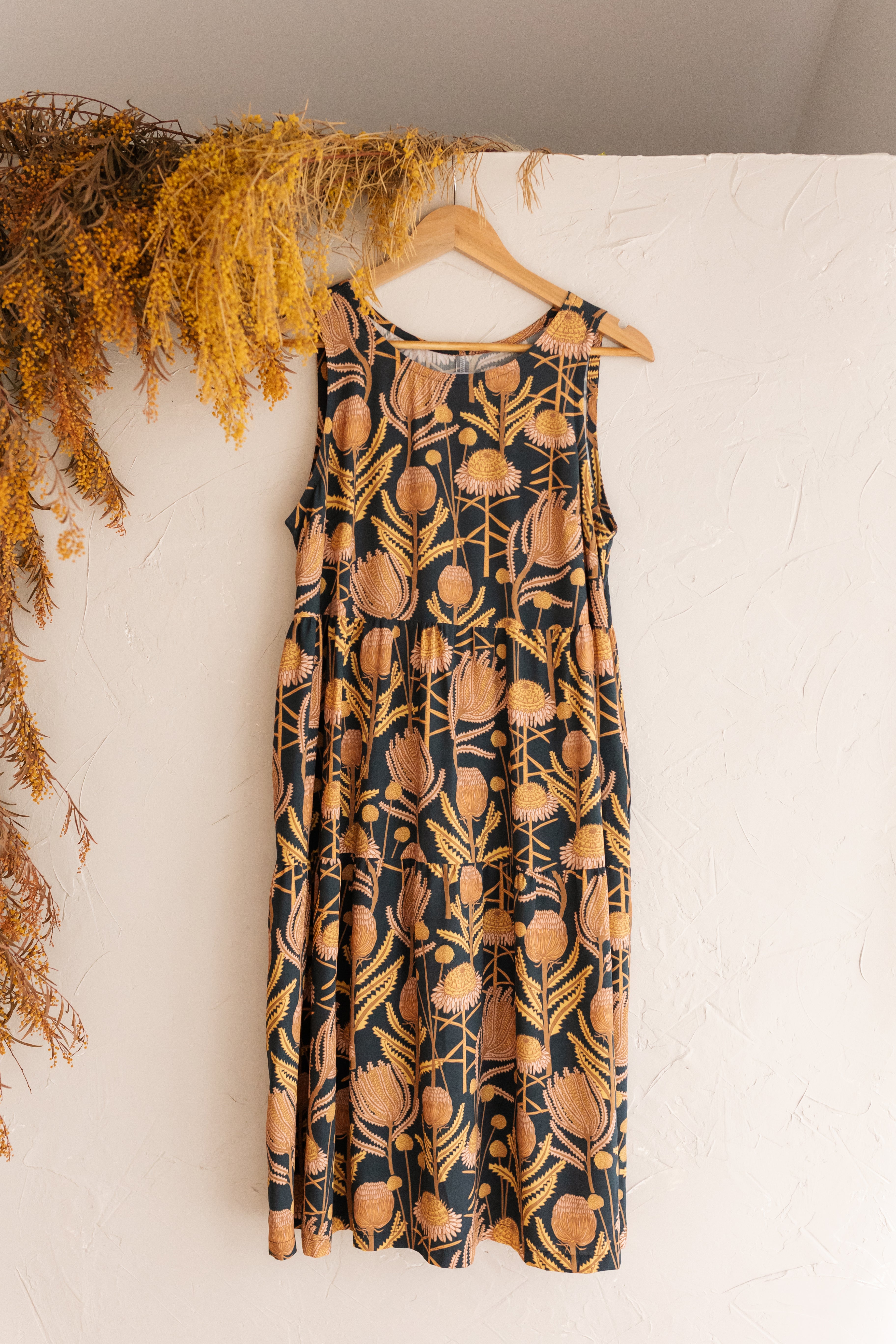 Tiered Sleeveless dress - Billy Banksia print